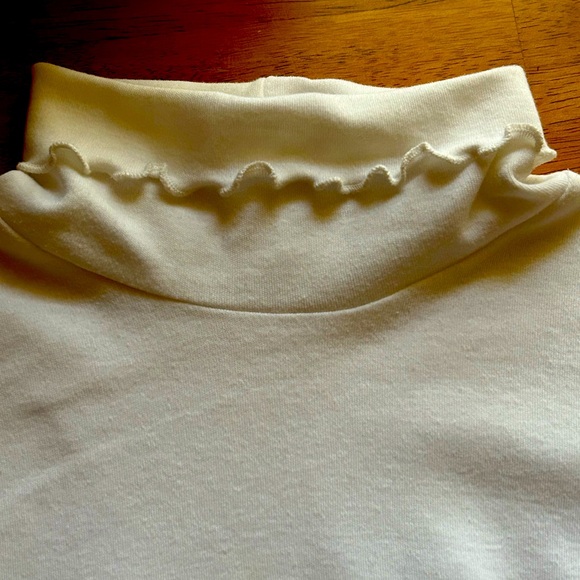 #4 - Kelly’s Kids white turtle neck - Size 5/6 - Picture 2 of 4